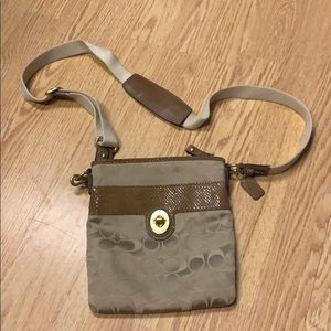 Brown coach crossbody peach inside gold hardware